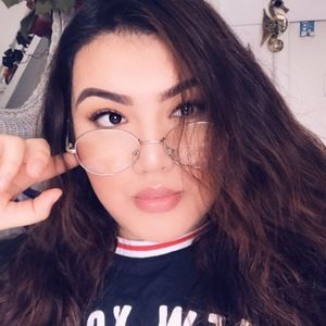 Meet your Posher, Neida